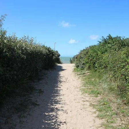 Cote Fleurie - Franceville Plage - Anna Merville-Franceville-Plage
